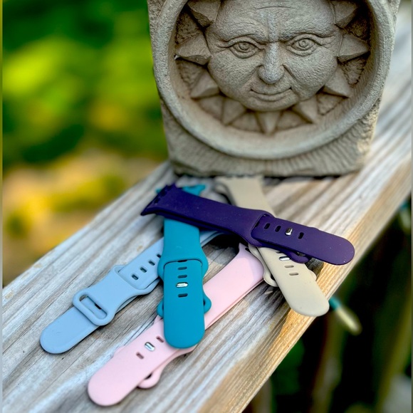 Jewelry - Silicone sports bands set for Apple Watch.
